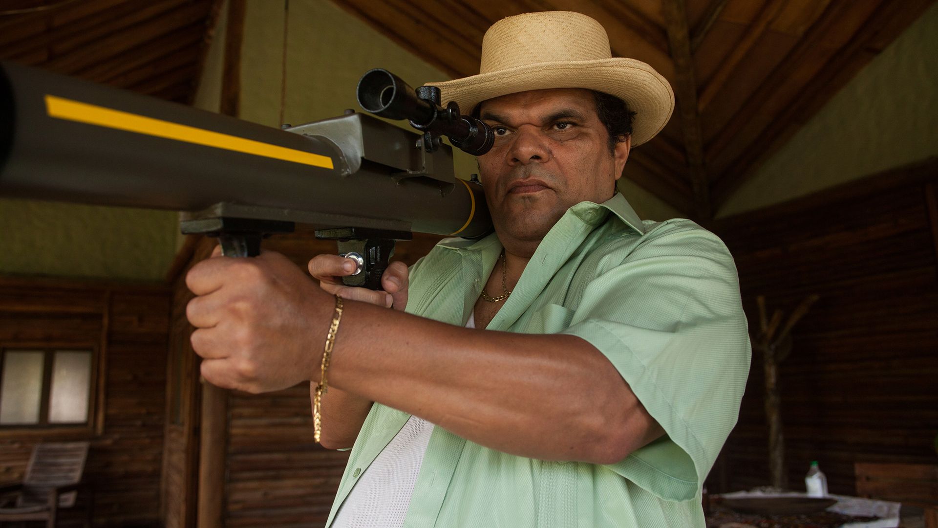 Luis Guzmán en la serie 'Narcos'