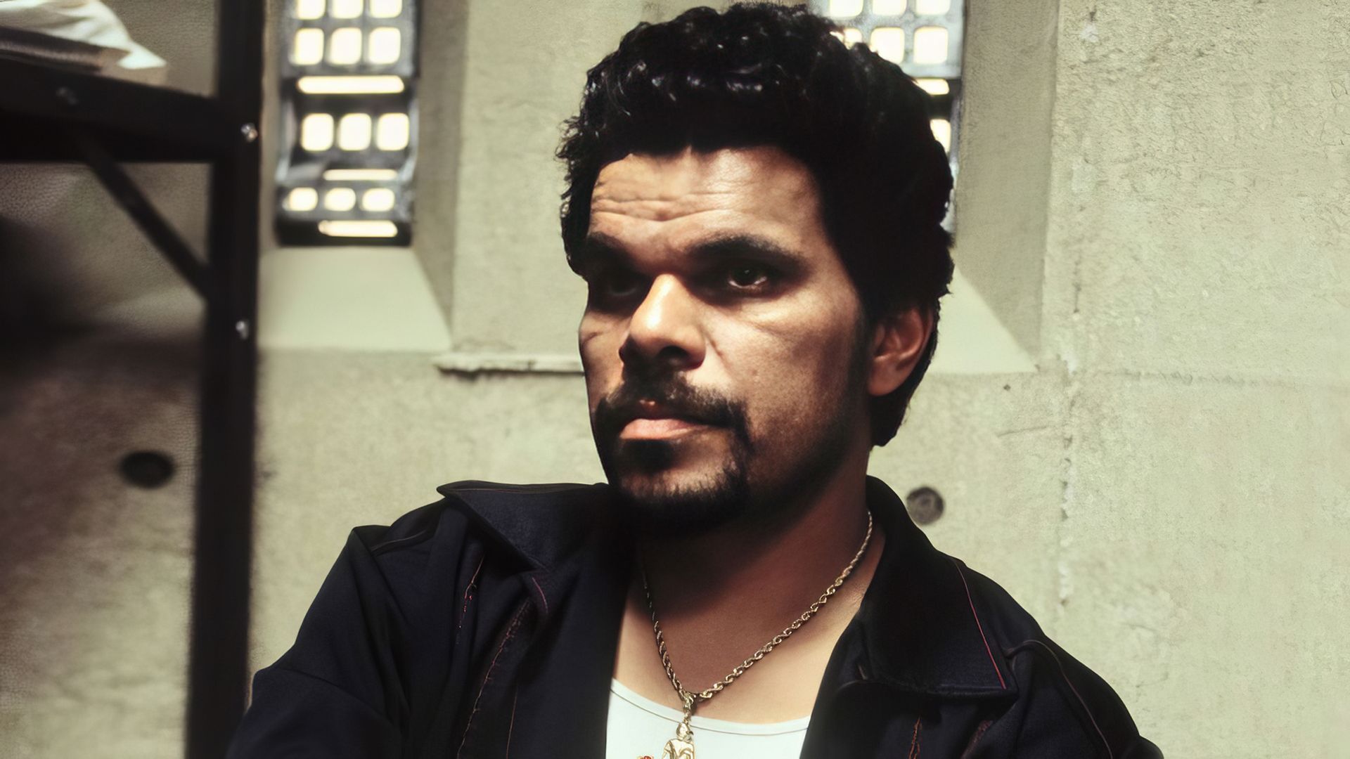 Luis Guzmán en la serie 'Oz'