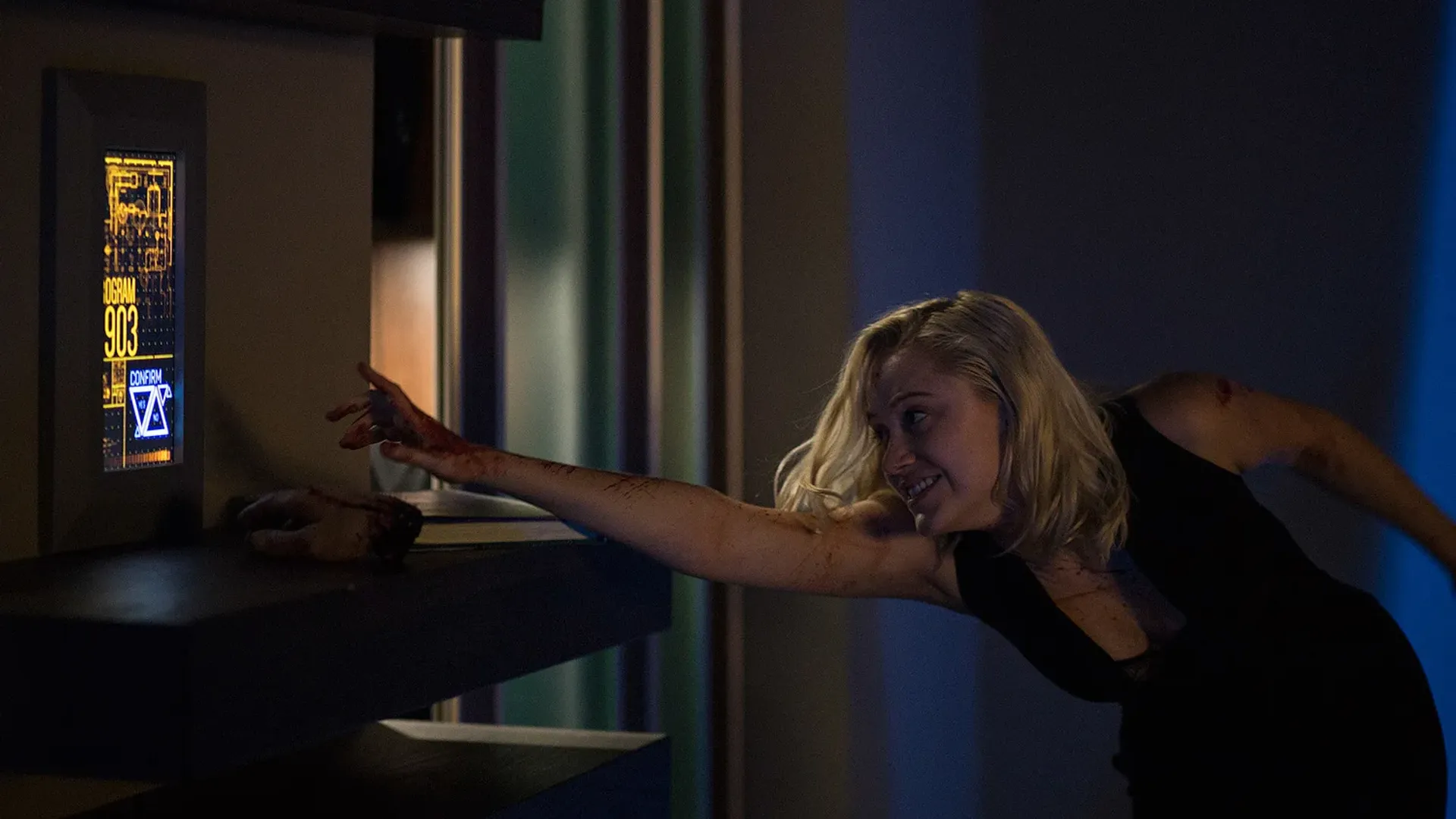 Una escena de la película 'Tau'