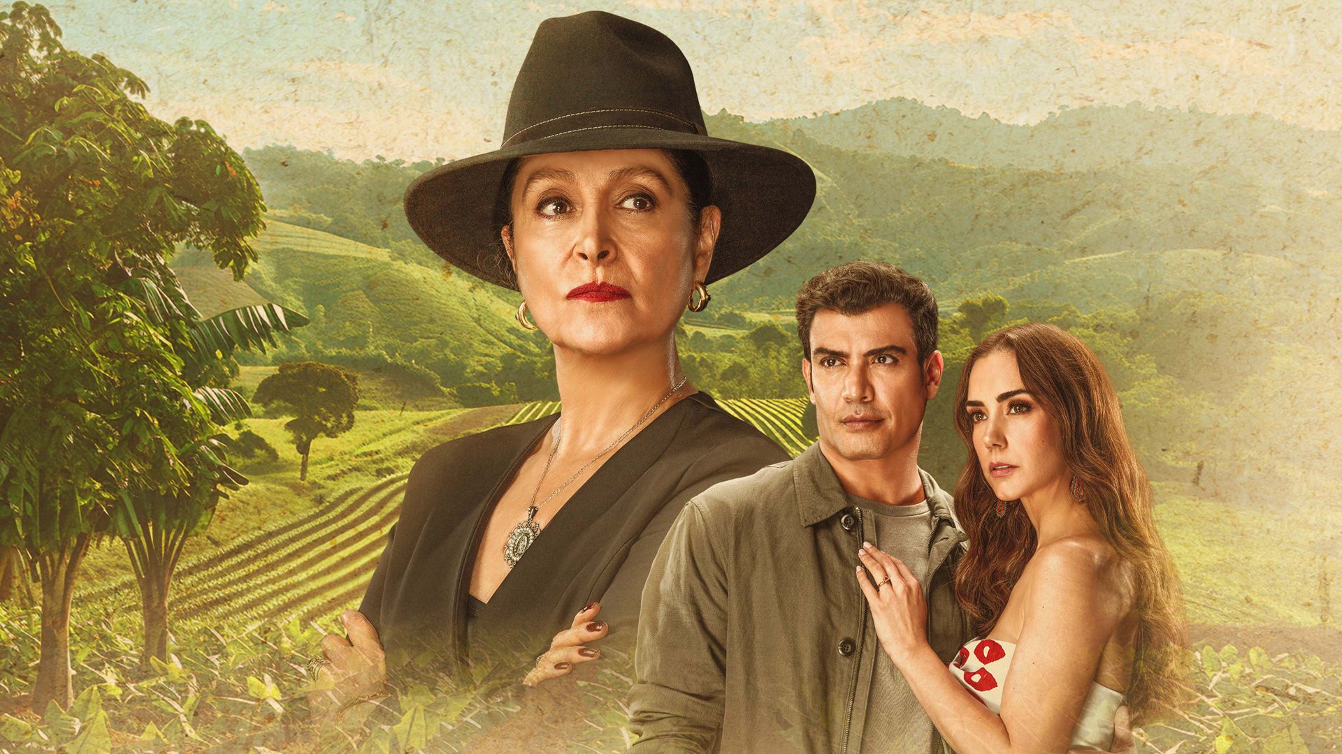 Tres personas contra el fondo de plantaciones pintorescas: una mujer con un sombrero negro, un hombre con una chaqueta y una chica con un vestido blanco con un patrón rojo