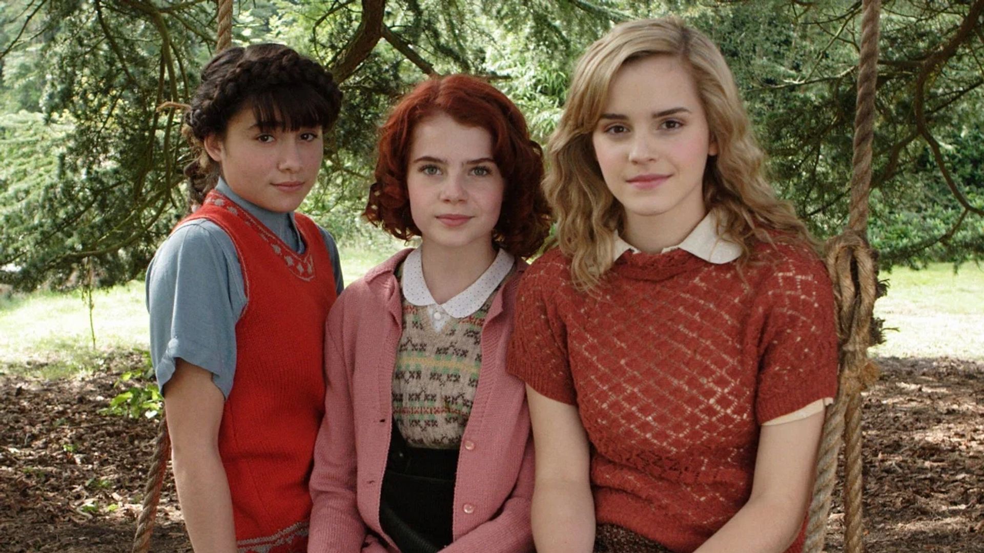 El elenco principal de la película 'Ballet Shoes': Emma Watson, Yasmin Paige, Lucy Boynton