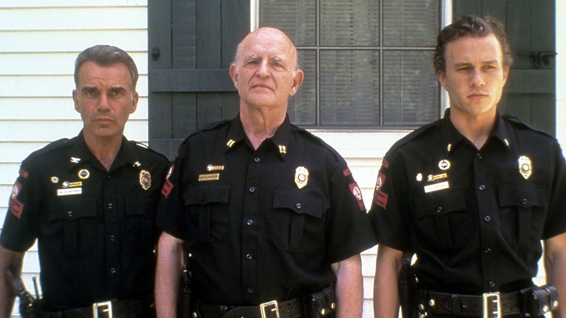 Billy Bob Thornton, Peter Boyle, Heath Ledger en uniforme de policía en 'Monster's Ball'