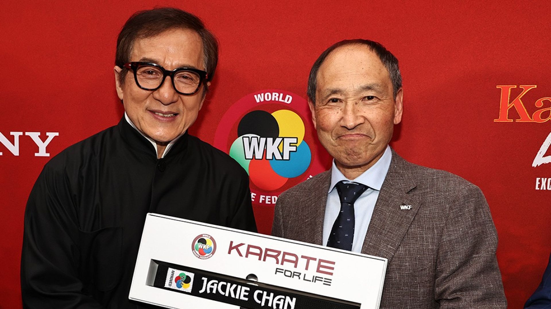 Jackie Chan recibió un cinturón negro honorario en karate