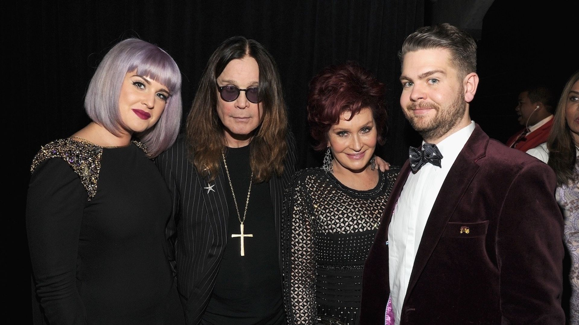 Ozzy Osbourne con su esposa e hijos