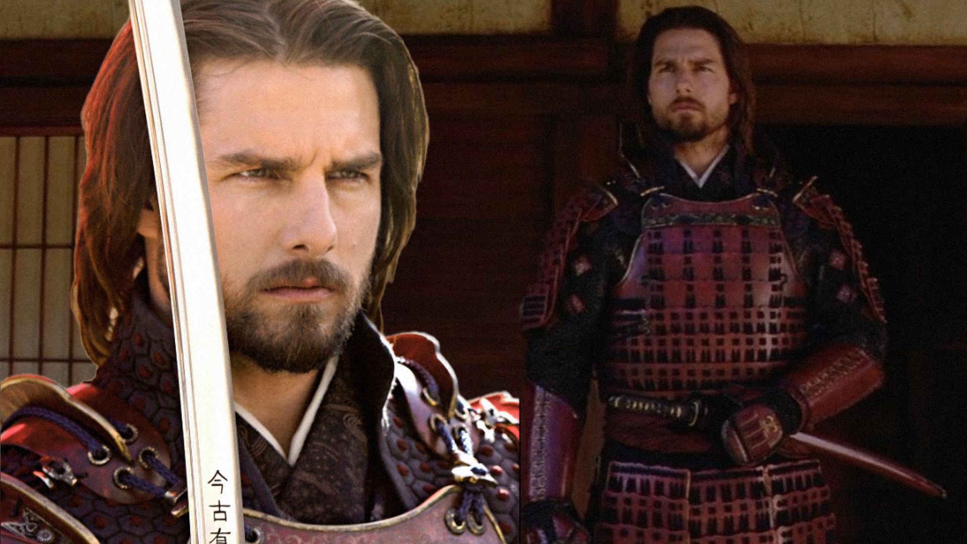 El actor Tom Cruise con armadura samurái roja sostiene una espada