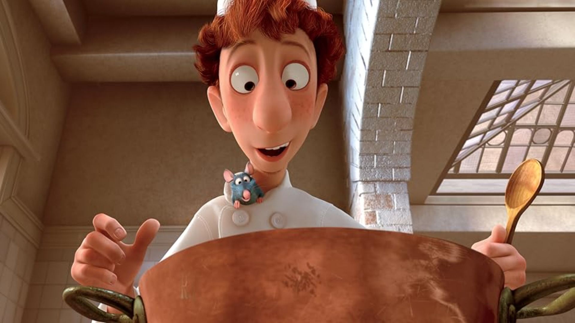 Un chico con ropa de chef y una rata en el hombro está cocinando comida en una olla