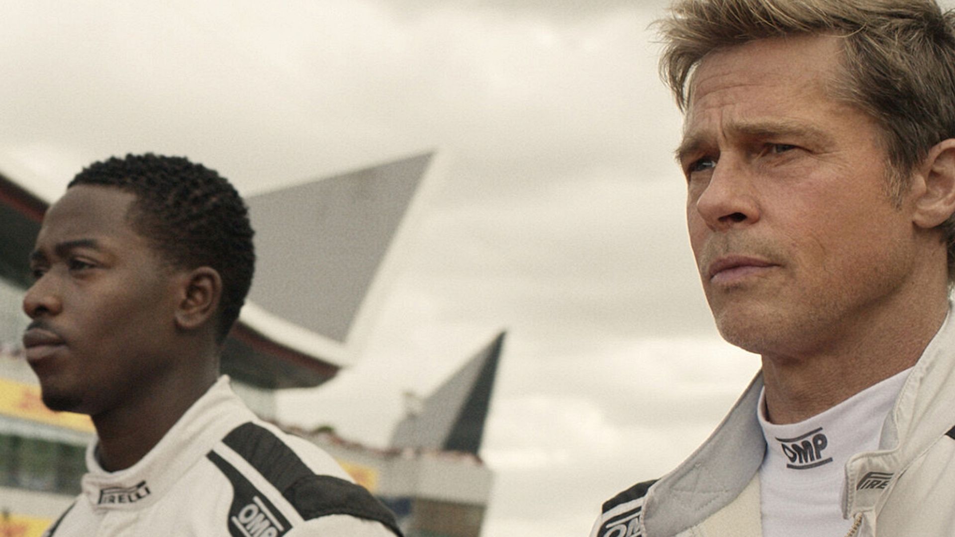 Damson Idris y Brad Pitt en la película "F1"