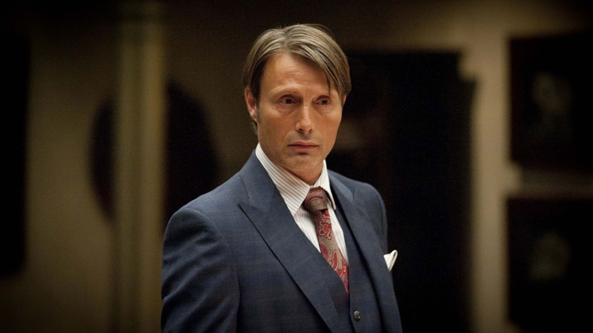Mads Mikkelsen como Hannibal