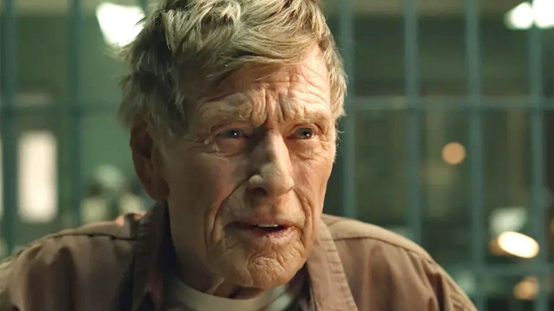 Robert Redford en sus años maduros, primer plano de su rostro, fotograma de película