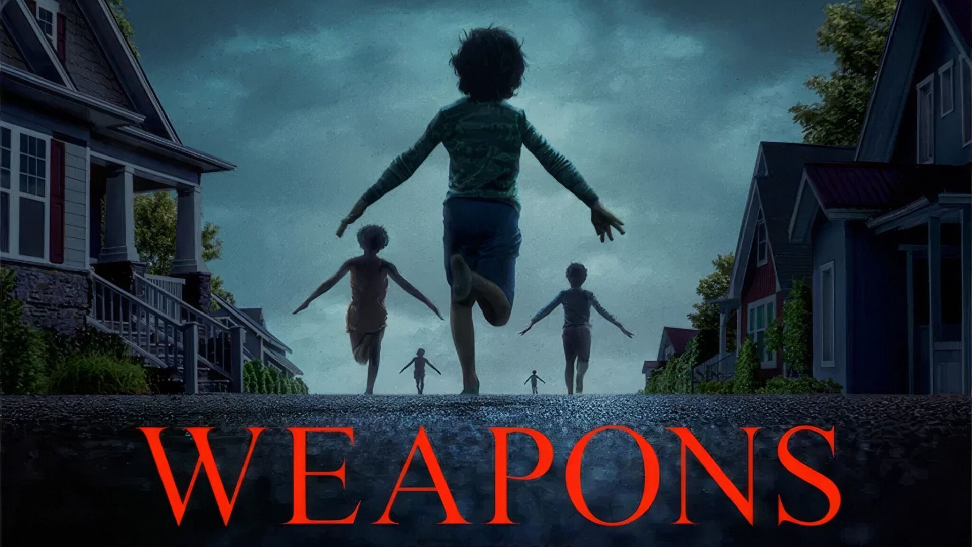 Un grupo de niños corre por una calle nocturna junto a casas