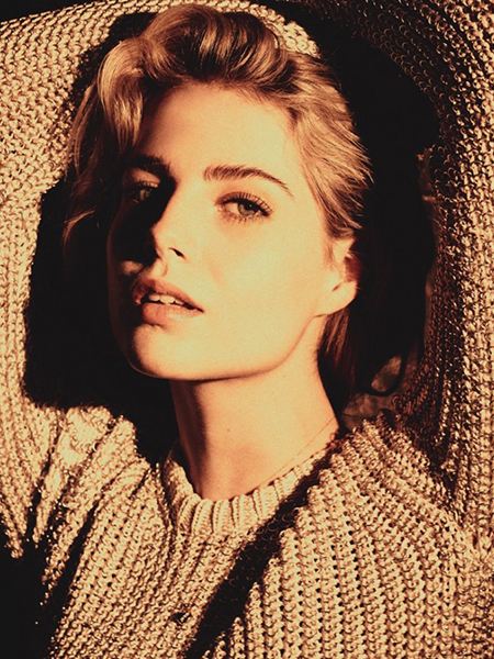 foto de Lucy Boynton 2